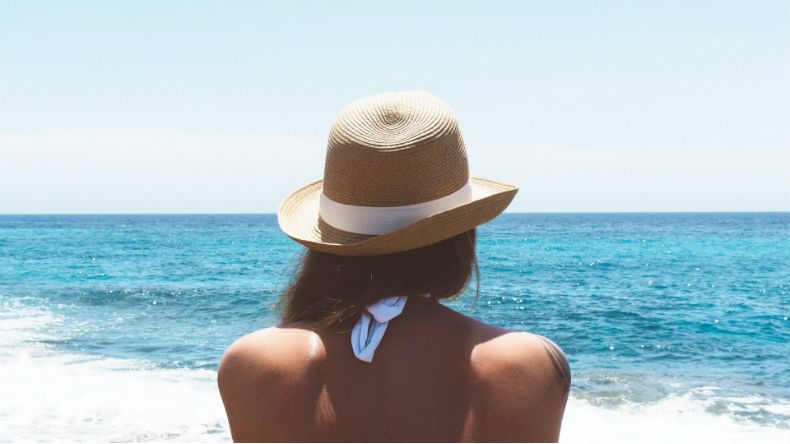 beach-hat-ocean