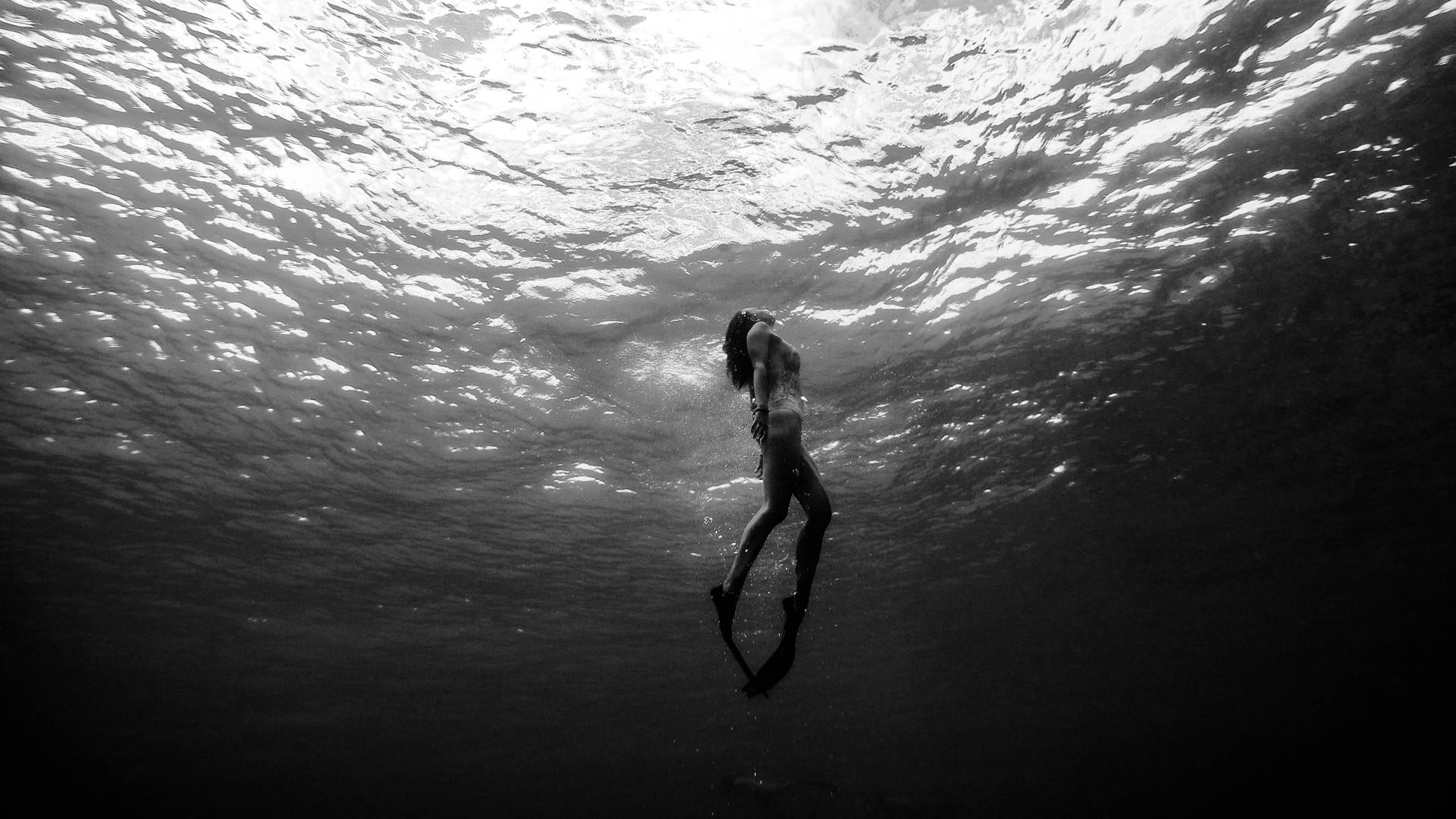 free diving in the ocean